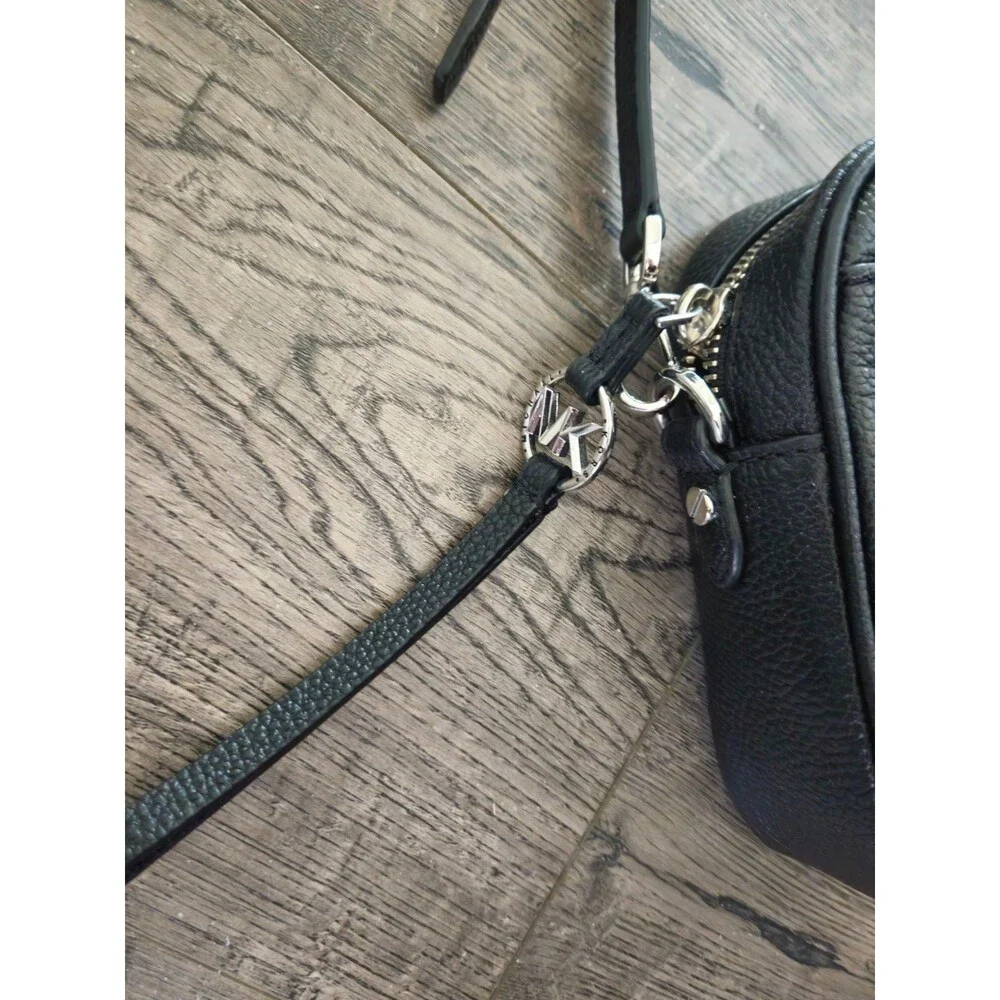 Michael Kors Jet Set Charm Small Pebbled Leather Camera Crossbody Bag - Pristine